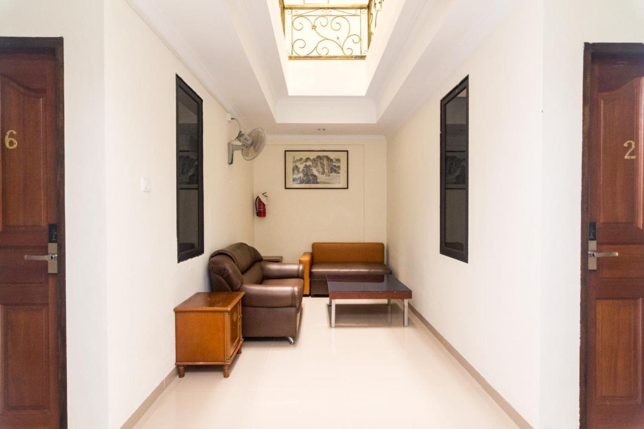 Vaccinated Staff - Oyo 1771 Zeke Hotel Batam エクステリア 写真