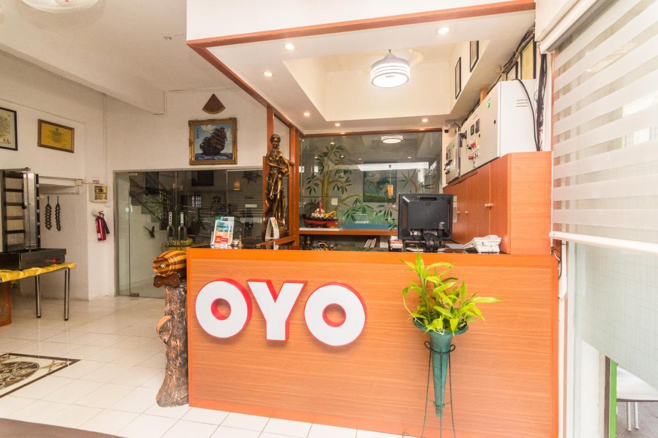 Vaccinated Staff - Oyo 1771 Zeke Hotel Batam エクステリア 写真