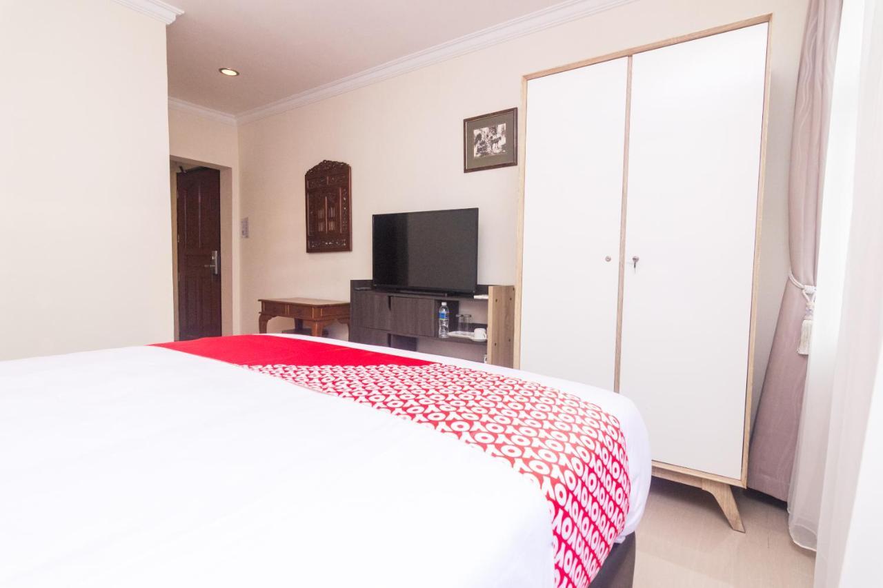 Vaccinated Staff - Oyo 1771 Zeke Hotel Batam エクステリア 写真